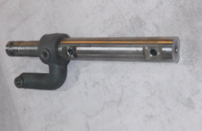 Фиксатор оси в сборе с осью левый TSS DRD1600L/Seat adjuster (L), №77+78 (CNMG30077/2060402078+CNMG30076/4090100142)
